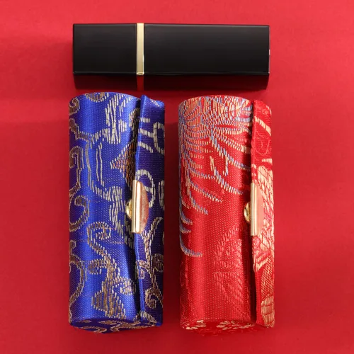 Vista 6 de Hicarer 24 piezas de tela de satén sedoso lápiz labial caso con espejo lápiz labial caja titular monedero joyería brocado regalo bordado Navidad