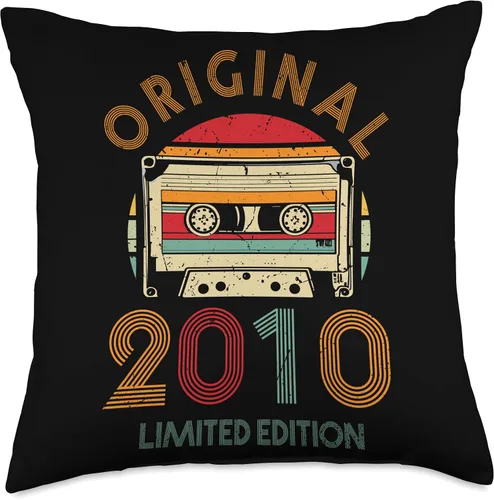 Vista 4 de Retro Limited Edition 2010 Cassette Tape 16th Birthday Throw Pillow