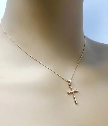Vista 4 de Religious Jewelry by FDJ Collar con colgante de cruz acentuada con diamante solitario de oro rosa de 14 quilates (color K-M, claridad promocional)