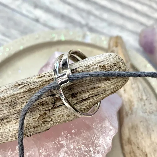 Vista 5 de Kanika Jewelry Trove Anillo de Ganchillo de Gato de Plata de Ley Purr-fectamente Elaborado para Entusiastas del Tejido de Punto