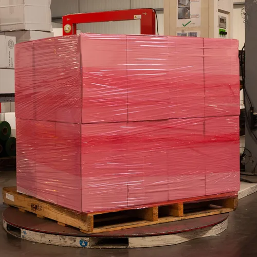 Vista 5 de PSBM - Rollo de película elástica roja, paquete de 4, 17 pulgadas x 1476 pies, calibre 34, rollos de película elástica a mano oscura/opaca para Rojo