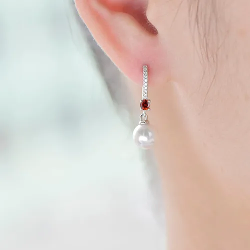 Vista 2 de JO WISDOM Pendientes de aro de perlas de agua dulce de plata de ley 925 con perlas reales colgantes, perlas de imitación