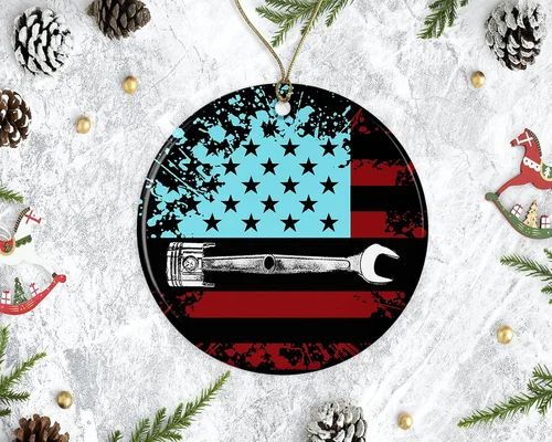 Vista 2 de JenaGifts Adornos de Navidad de mecánico de bandera estadounidense 2021, adorno conmemorativo, regalo de cerámica para decoración de vacaciones