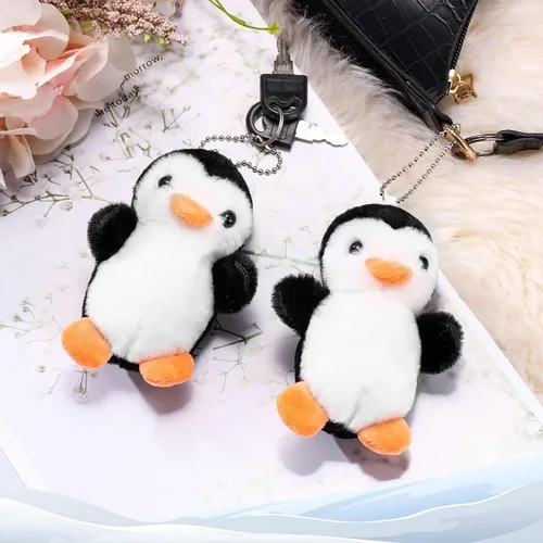 Vista 3 de Skylety 8 Piezas Mini Animales de Peluche de Pingüino de 4 Pulgadas a Granel Llaveros de Peluche de Pingüino para Regalos de Favor de Fiesta de Negro