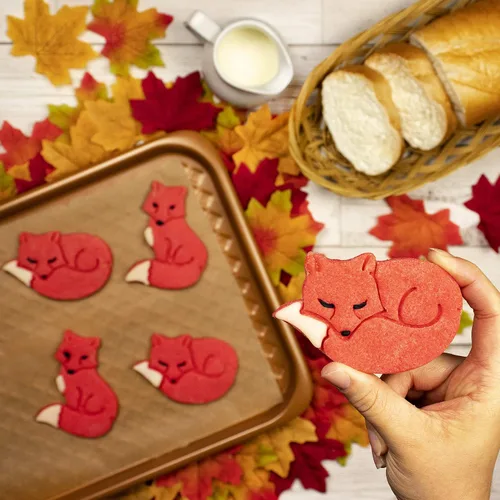 Vista 6 de Juego de 2 cortadores de galletas Fox (diseños: Fox Sleeeping and Sitting), 2 piezas - Bakerlogy