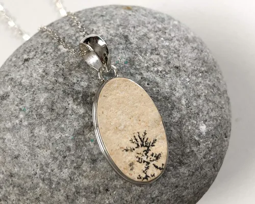 Vista 3 de Dendritic Agate pendant, Leaf jasper pendant, Scenic yellow dendritic agate, Oval rough stone pendant, Desert storm pendant, Natural stone