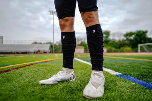Vista 4 de Sports Unlimited Gameday Drip Scrunch - Calcetines deportivos acolchados extra largos para jóvenes y adultos, se venden como un par