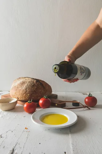 Vista 4 de SINDYANNA OF GALILEE, Aceite de oliva virgen extra galardonado, prensado en frío, fabricado en Israel, Kosher, vegano, Keto y prensa fría, 8.5 fl oz