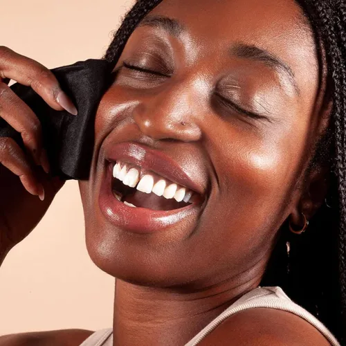 Vista 6 de BLAQ Toallitas faciales de carbón activado, paños de limpieza facial de carbón de doble cara, removedor de maquillaje, exfoliante AHA potenciado