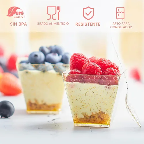 Vista 3 de Mini tazas de postre con purpurina dorada de 3.5 onzas con cucharas, paquete de 50 tazas de postre de plástico dorado para postres pequeños