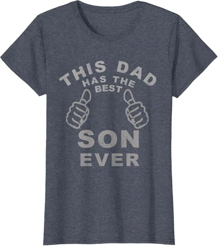 Vista 16 de Camiseta con texto en inglés "This Dad Has the Best Son Ever", regalo del día del padre, Negro