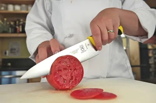 Vista 2 de Mercer Culinary Millennia Color Handle Cutlery - Cuchillo de chef, mango de color 8 pulgadas amarillo