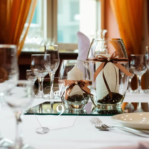 Vista 7 de 30 piezas de acrílico números de mesa 1-30 para recepción de boda, números de mesa transparentes 1-30 con soporte rectangular hexagonal para boda