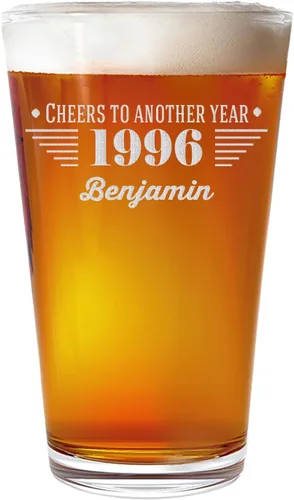 Vista 10 de Vaso de pinta grabado vintage de 1996 de 16 onzas – Regalos de feliz cumpleaños 30 para hombres y mujeres, saludos a cumplir 30 años de edad