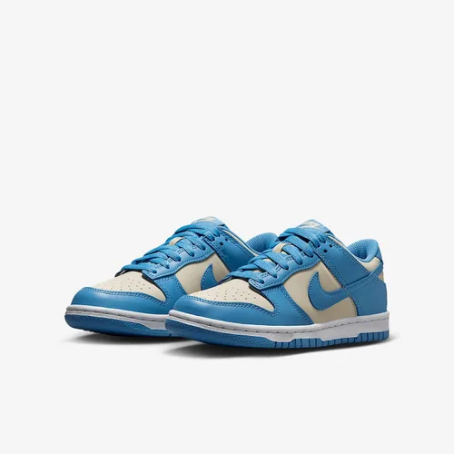 Vista 227 de Nike Kid's Dunk Low Sneaker