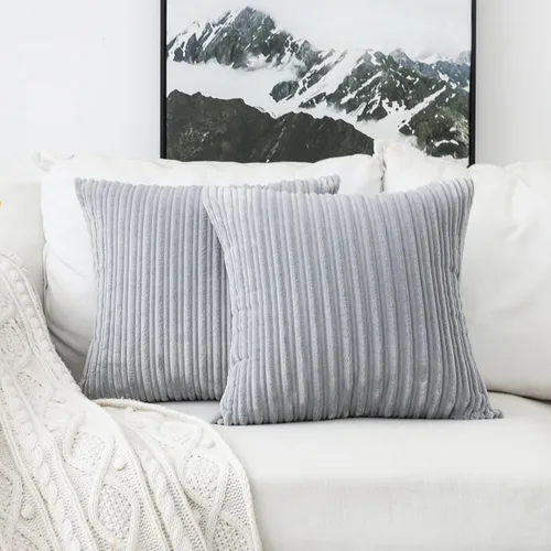 Vista 52 de UGASA - Fundas de almohada decorativas de terciopelo suave y sólidas de Navidad para sala de estar/sofá, 16 x 16 pulgadas, 2 unidades, color burdeos