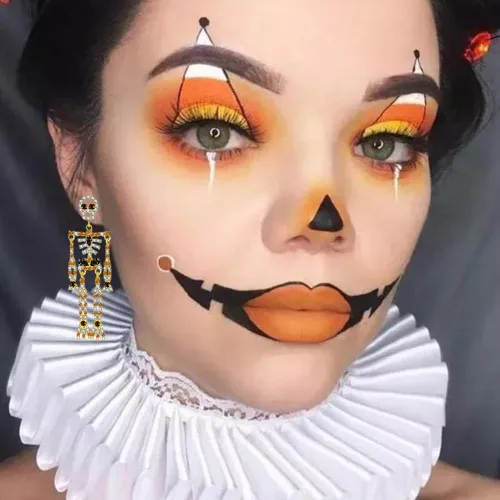 Vista 3 de SENNI Aretes de calavera de esqueleto de Halloween, aretes colgantes de esqueleto de calavera espeluznante, regalo de joyería para mujeres y niñas