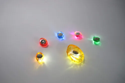 Vista 4 de Un juego de gemas de repuesto para niños Thanos Iron Man Infinity Gauntlet