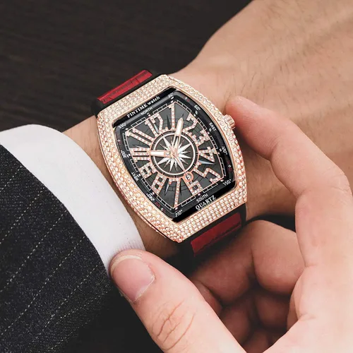 Vista 4 de Gosasa Reloj Tonneau único de moda para hombre con diamantes de imitación de cuarzo con correa de goma