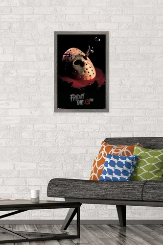 Vista 2 de Trends International Friday The 13th - Póster de pared de máscara sangrante, 14.725 x 22.375 pulgadas, versión enmarcada de madera de granero