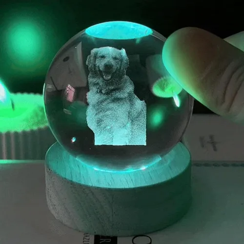 Vista 2 de Drawelry Luz nocturna de bola de cristal 3D personalizada, lámpara de bola de cristal con imagen personalizada con base de madera, decoración