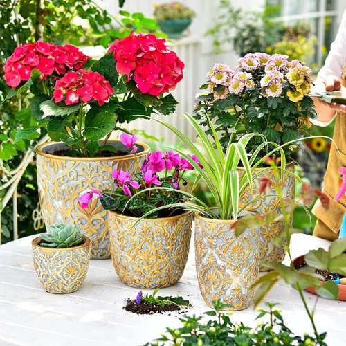 Vista 4 de Sungmor Macetas grandes de cemento resistentes, hermosas macetas de jardín de hormigón en relieve, juego de 2 macetas de 8 y 10 pulgadas
