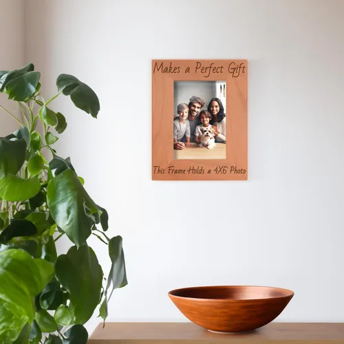 Vista 4 de Gifts For All By Rachel Olevia Five Generations One Family Many Hearts - Marco de fotos de madera natural grabado de 4 x 6 pulgadas, diseño