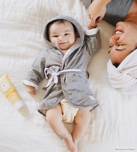 Vista 4 de Burt's Bees Baby - Albornoz, bata con capucha infantil, tejido de rizo absorbente, 100% algodón orgánico, 0-9 meses (gris jaspeado)