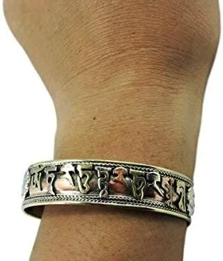 Vista 5 de Pulsera de yoga tibetana hecha a mano con tres metales