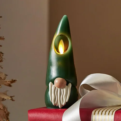 Vista 2 de Luminara Vela LED sin llama con figuras de gnomo, color verde, 2.2 x 6 pulgadas, funciona con pilas, decoración de Navidad e invierno, cera real