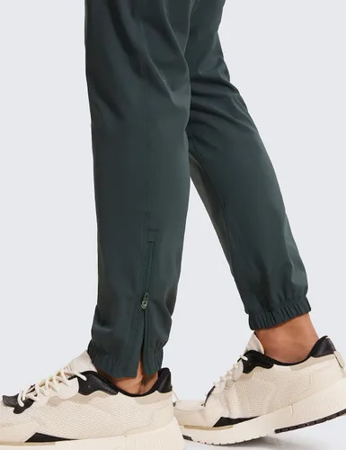 Vista 5 de CRZ YOGA Pantalones deportivos de golf elásticos en 4 direcciones con bolsillos de 30 pulgadas para hombre, pantalones de trabajo, gimnasio