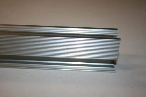 Vista 4 de (UISolar) Riel de montaje solar de 88 pulgadas (7.3 pies) de aluminio anodizado plateado - Paquete de 4 rieles