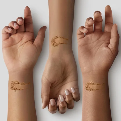 Vista 3 de Covergirl Simply Ageless - Polvo prensado difuminador instantáneo antiarrugas, color sable suave, 0.39 onzas.