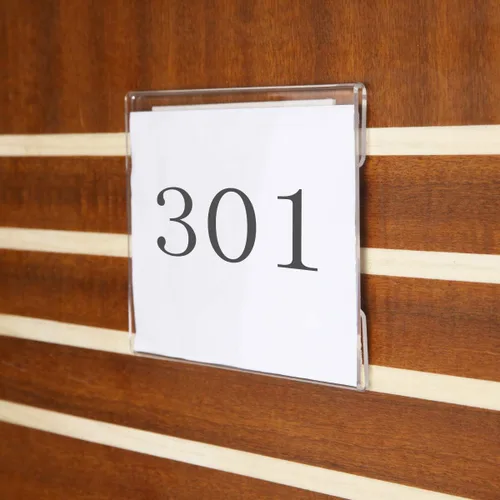 Vista 5 de NIUBEE Soporte de letrero acrílico de montaje en pared de 4 x 6 pulgadas con cinta adhesiva de doble cara para oficina, hogar, tienda, restaurante