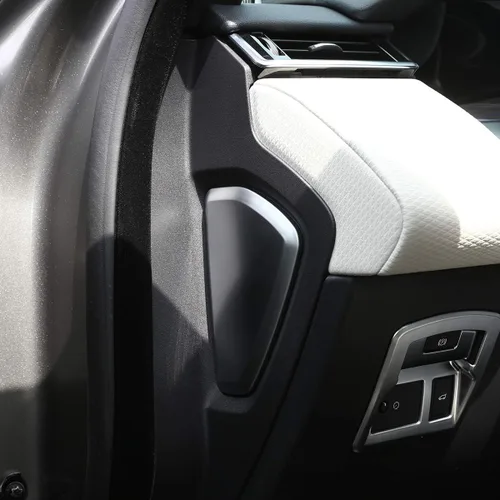 Vista 5 de YIWANG ABS cromo lado panel de instrumentos decoración Trim 2 unids para Land Rover Range Rover Velar 2017 2018 2019 2020 Accesorios de coche