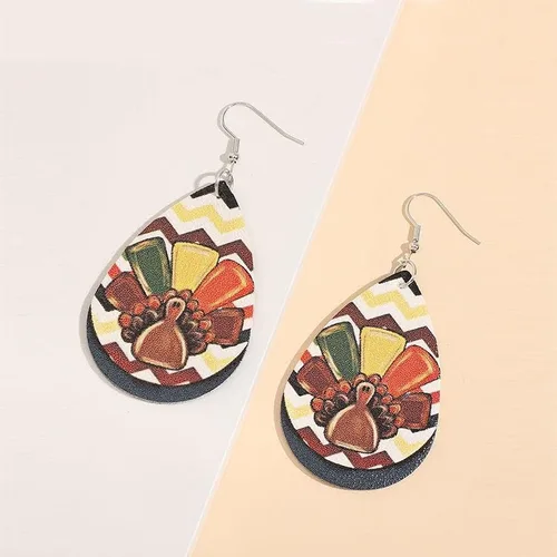 Vista 2 de Caiyao Lindos aretes de madera de pavo de dibujos animados de Acción de Gracias para mujeres y niñas, ligeros aretes de Acción de Gracias, resina