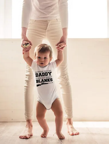 Vista 3 de CBTwear I'm Proof That My Daddy Does Not Shot Blanks Baby Bodysuit Boy Girl Adorable Romper Ropa