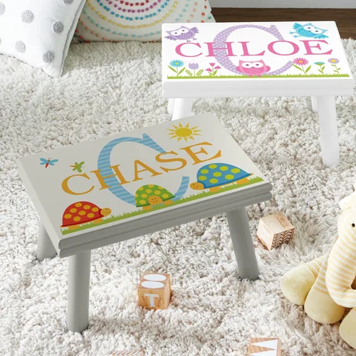 Vista 3 de Let's Make Memories Taburete personalizado con nombre My Own Name, taburete para niños, madera resistente, pintura no tóxica, sellador, diseño