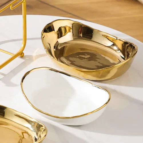 Vista 3 de jessie Cuencos de frutas de 3 niveles para encimera de cocina, soporte de cerámica grande para cestas de frutas, bandeja de metal para servir Dorado