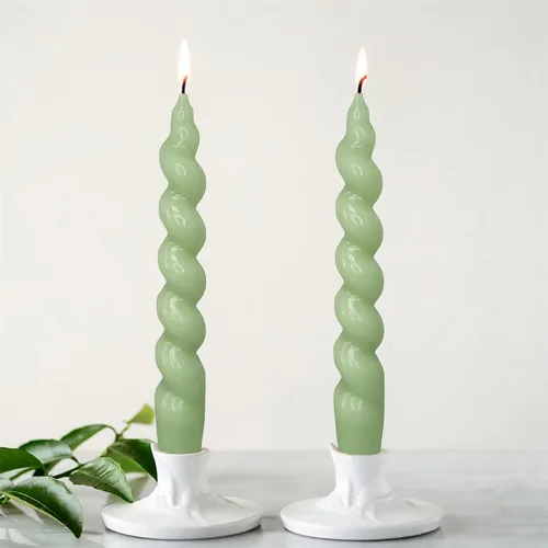 Vista 4 de Candelabros en espiral verde y velas cónicas verdes - Gedengni 7.5 pulgadas Velas cónicas cortas y encantadoras con diseño retorcido, velas sin