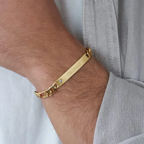 Vista 2 de MyNameNecklace Pulsera de plata de ley 925 chapada en oro y grabado personalizado para el día del padre