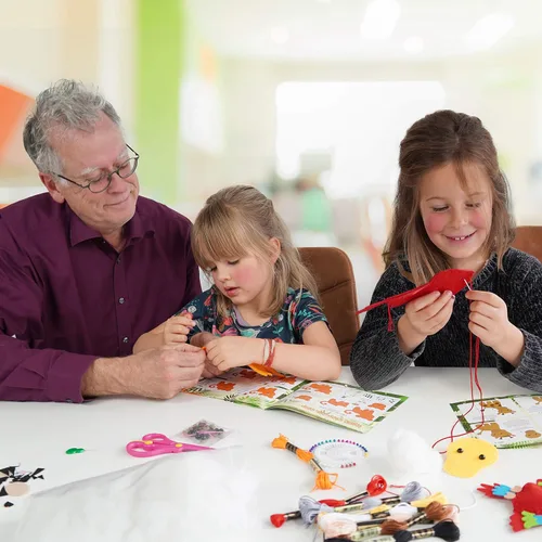 Vista 9 de Craftorama Kit de costura para niños, divertido y educativo juego de manualidades de animales para niños y niñas de 7 a 12 años, kit de manualidades