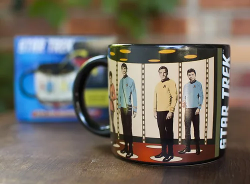 Vista 8 de Taza de café con cambio de color según temperatura con diseño de transportador Star Trek. Añada líquido caliente y Kirk, Spok, McCoy y Uhura