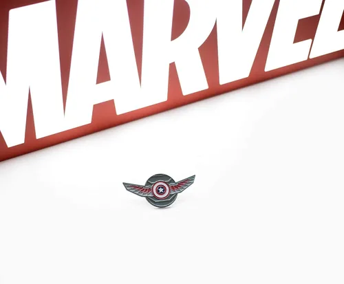 Vista 6 de SalesOne LLC Marvel Studios Falcon and The Winter Soldier - Pin esmaltado de edición limitada, coleccionable de cómics con licencia oficial, regalos