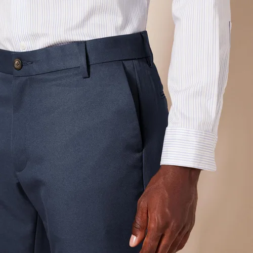 Vista 4 de Amazon Essentials - Pantalón de vestir de corte ajustado y diseño frontal plano para hombre