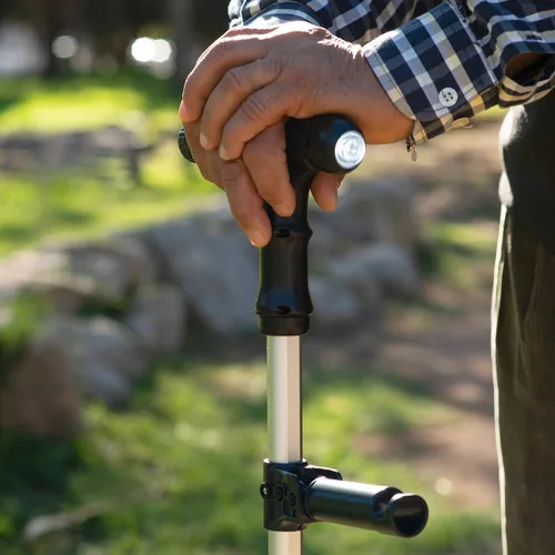 Vista 11 de Bastón Extensible con LED, Alarma y Mano Mecánica Hannde InnovaGoods
