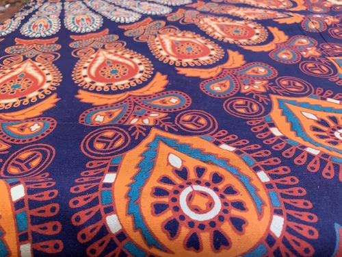 Vista 4 de Tapiz Raajsee de pared, diseño de mandala Azul Naranja