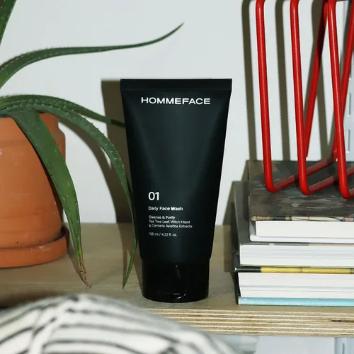 Vista 2 de HommeFace Jabón facial diario para hombres, limpiador facial suave para limpieza profunda y purificación, tecnología coreana de cuidado de la piel