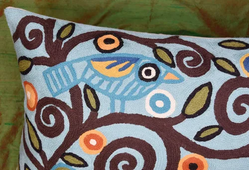Vista 3 de Funda de cojín lumbar bordada a mano de lana 13x21 (funda de almohada lumbar de pájaros azules)