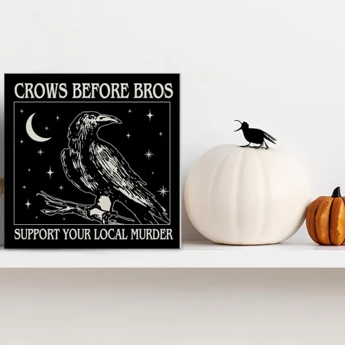 Vista 5 de Cuervos decoraciones de Halloween, divertidos cuervos antes de hermanos apoyan tu asesinato local, caja de madera, cuervos oscuros para decoración It